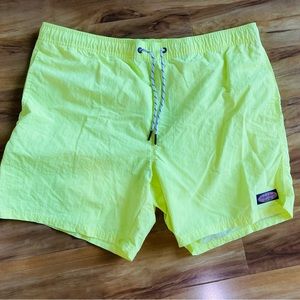 Men’s Brand new without tags neon green vineyard vines bathing suit.